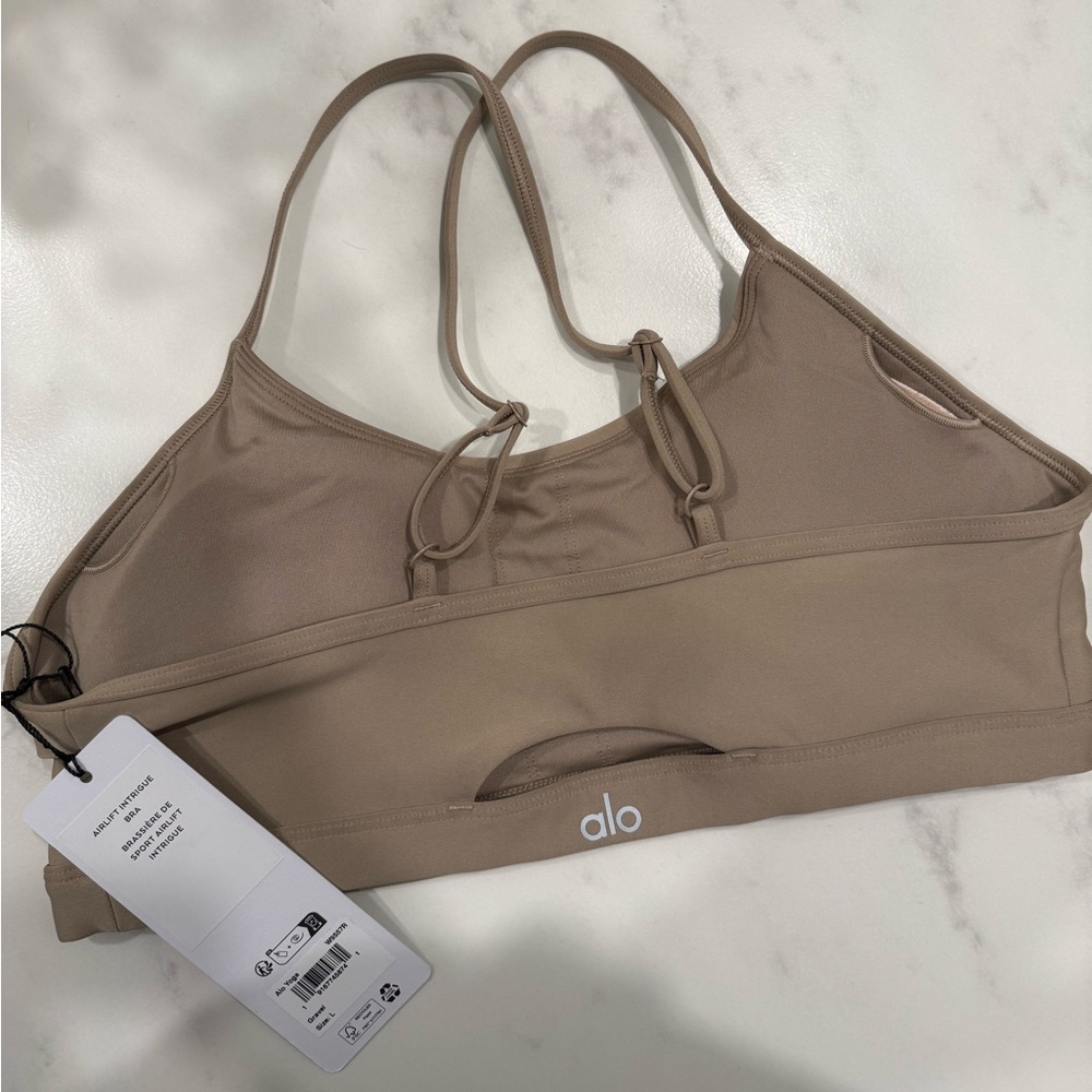 Alo Yoga Airlift Intrigue Bra - Picture 4 of 5